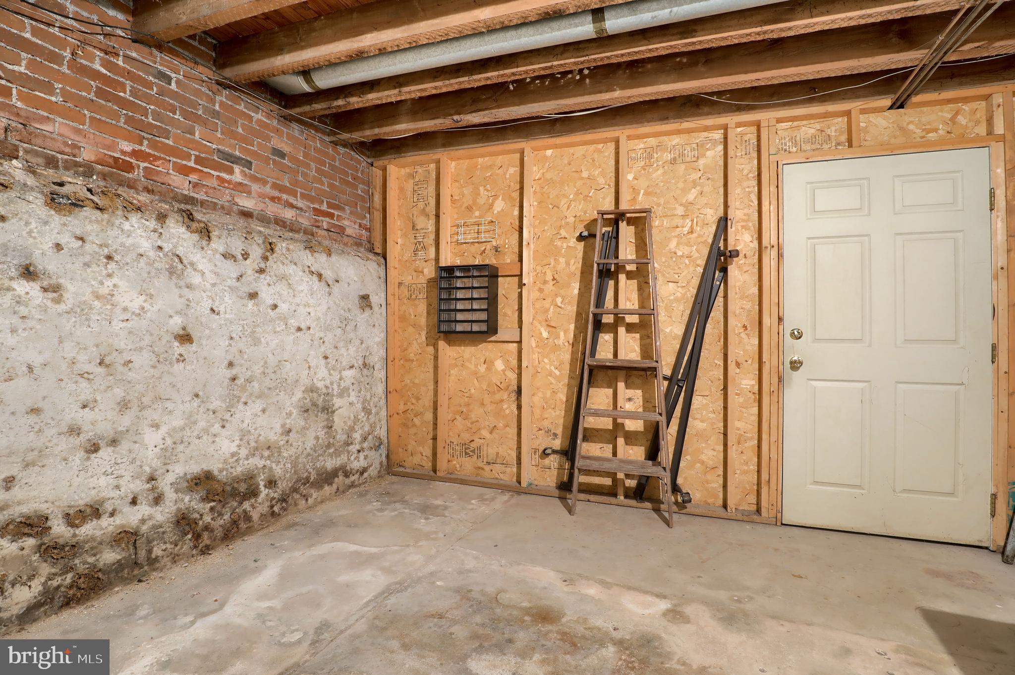 EAST PETERSBURG - Residential Income