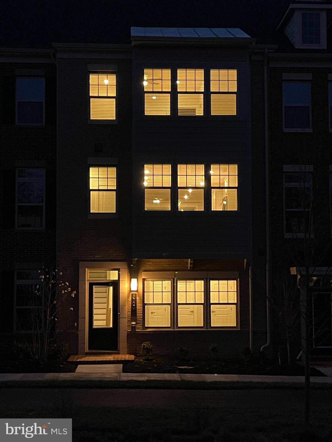 BOULEVARD VI TOWNS - Residential