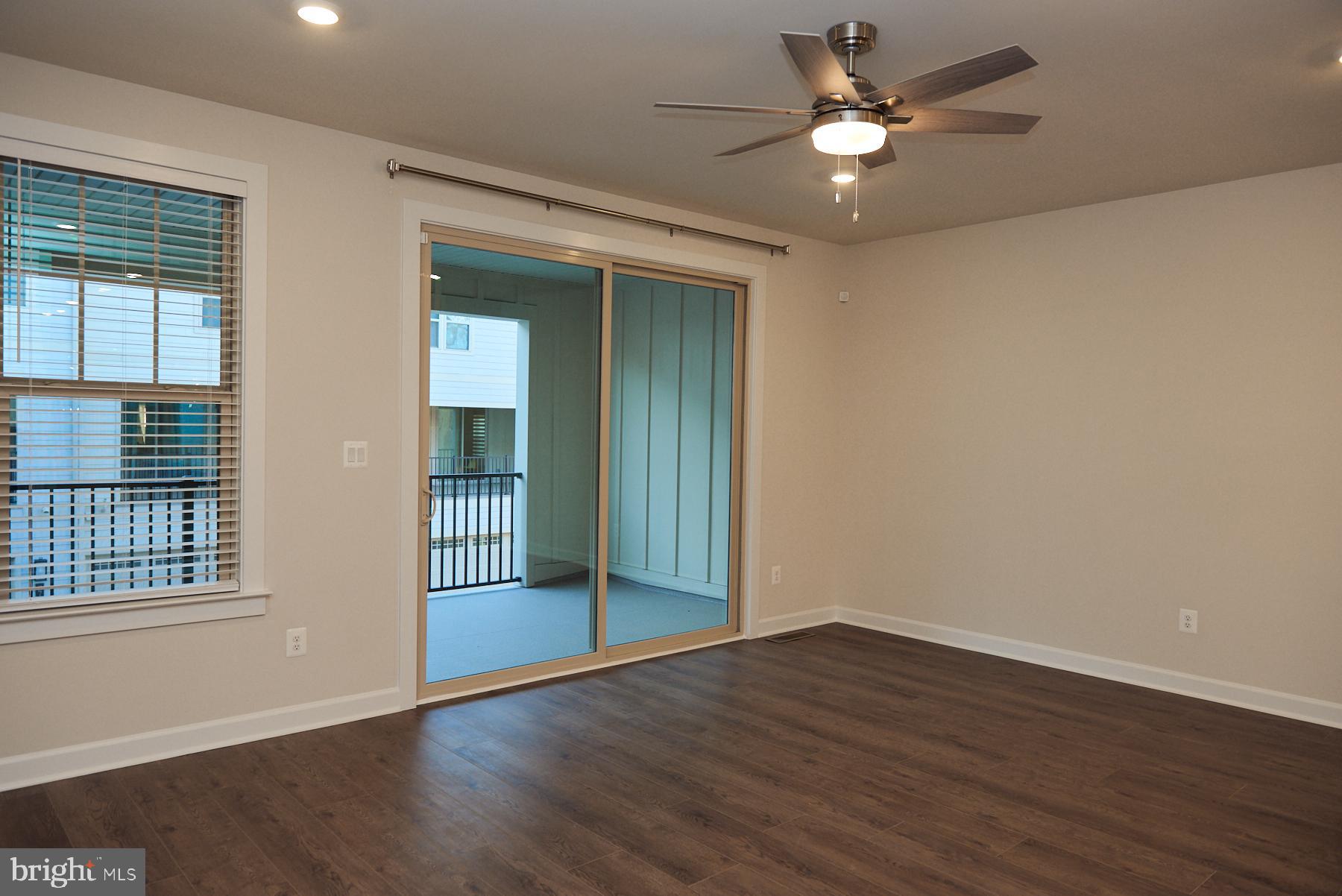 BOULEVARD VI TOWNS - Residential