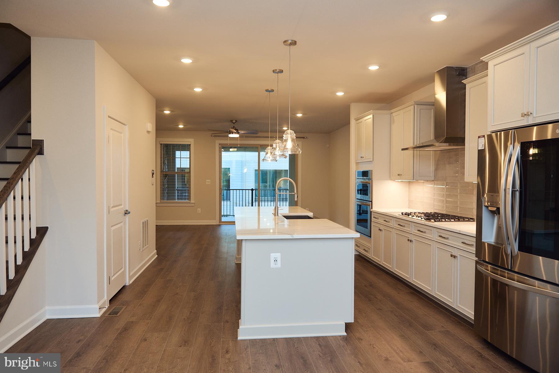 BOULEVARD VI TOWNS - Residential