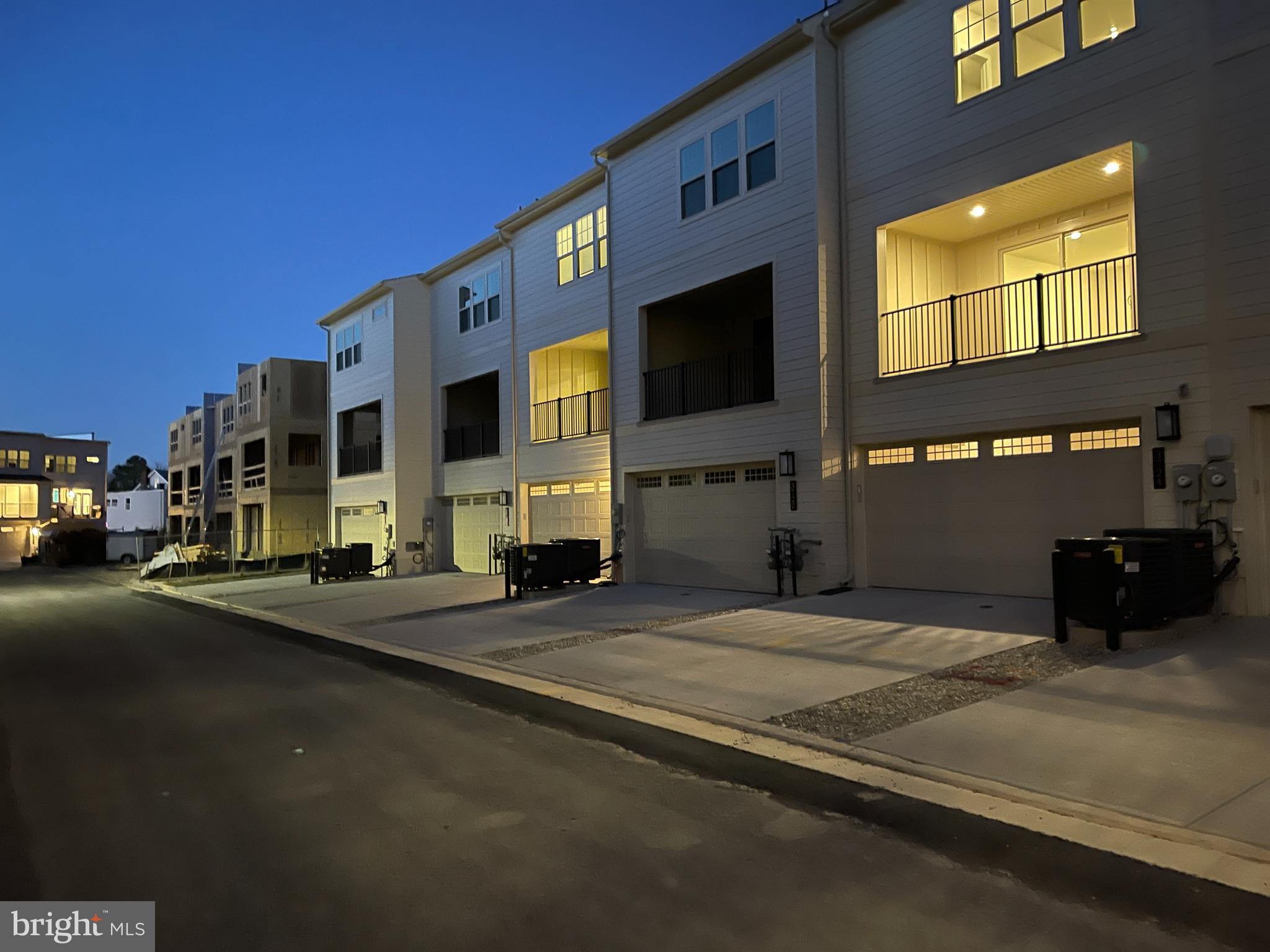 BOULEVARD VI TOWNS - Residential