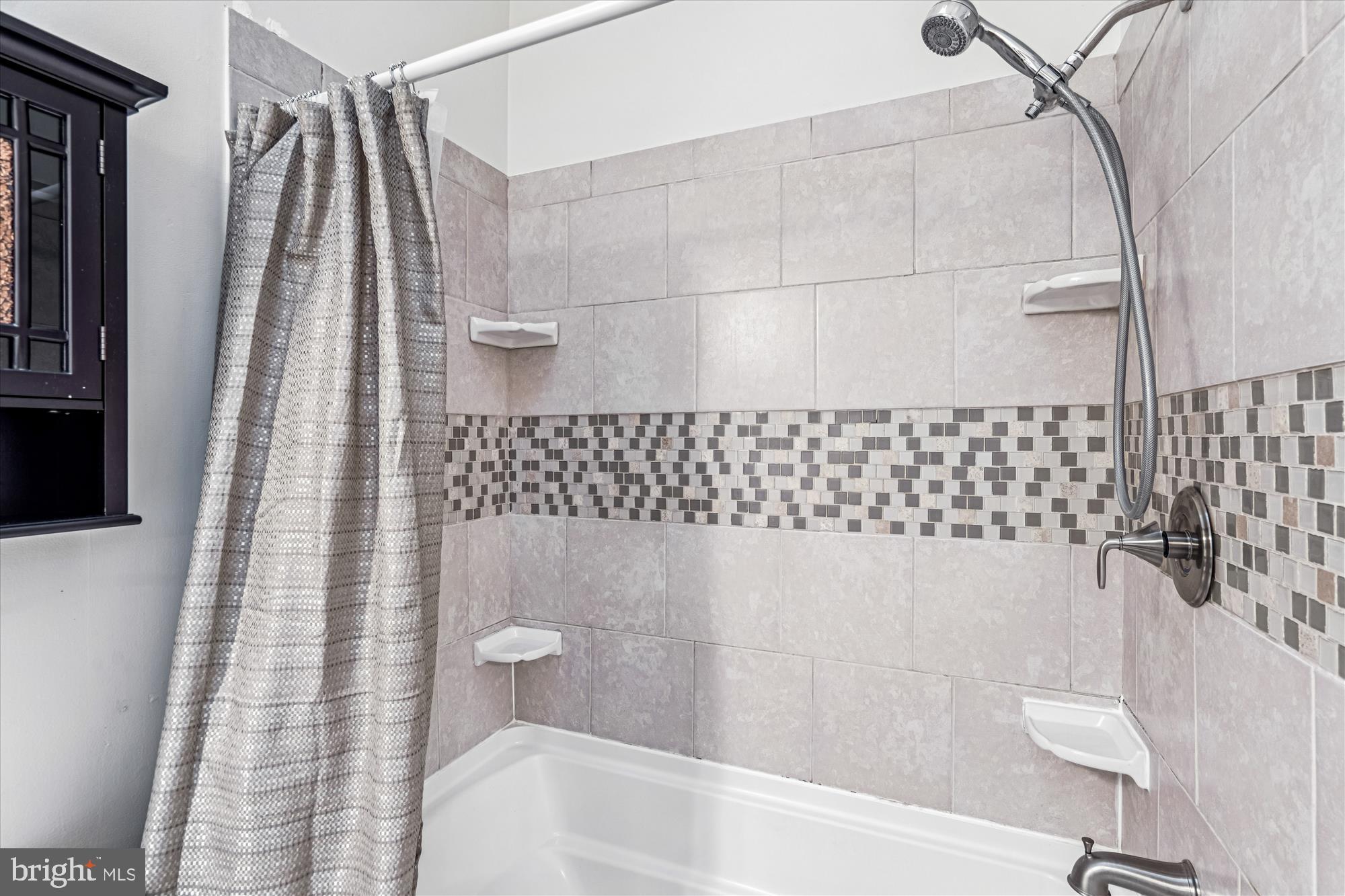 WOODSTREAM EAST - Residential