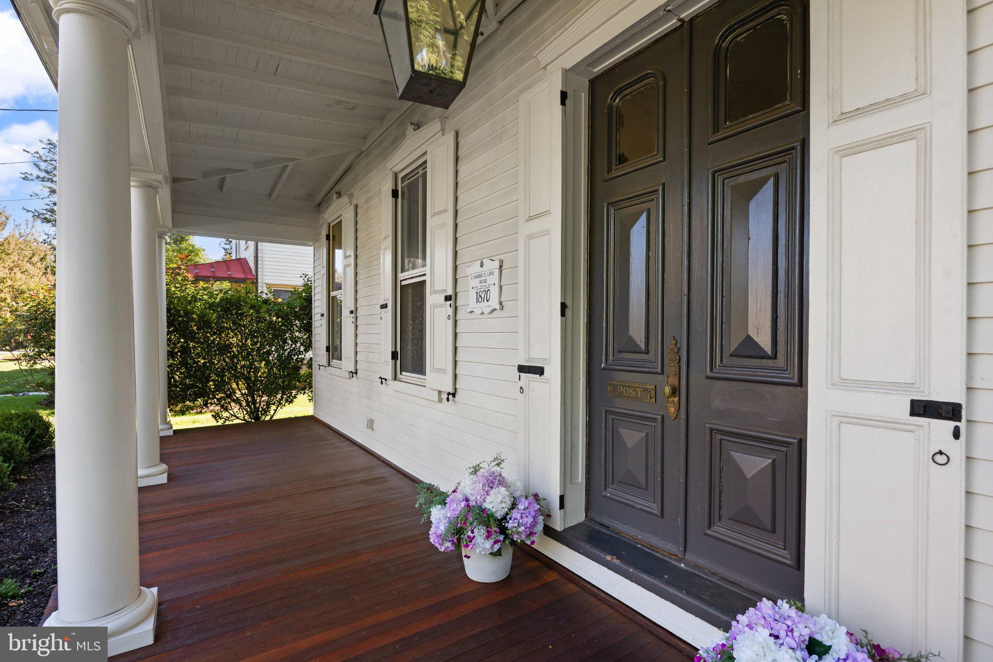 142 E OAK AVENUE