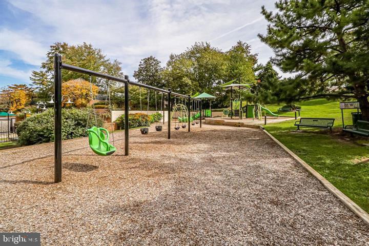 WATERGATE AT LANDMARK - Residential