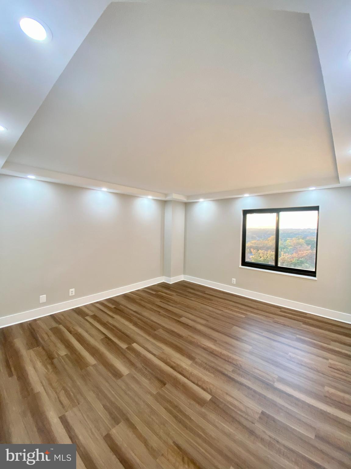 WATERGATE AT LANDMARK - Residential