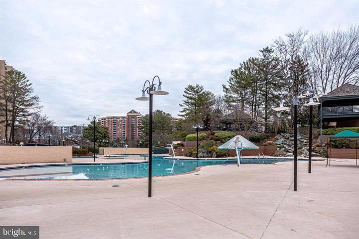 WATERGATE AT LANDMARK - Residential