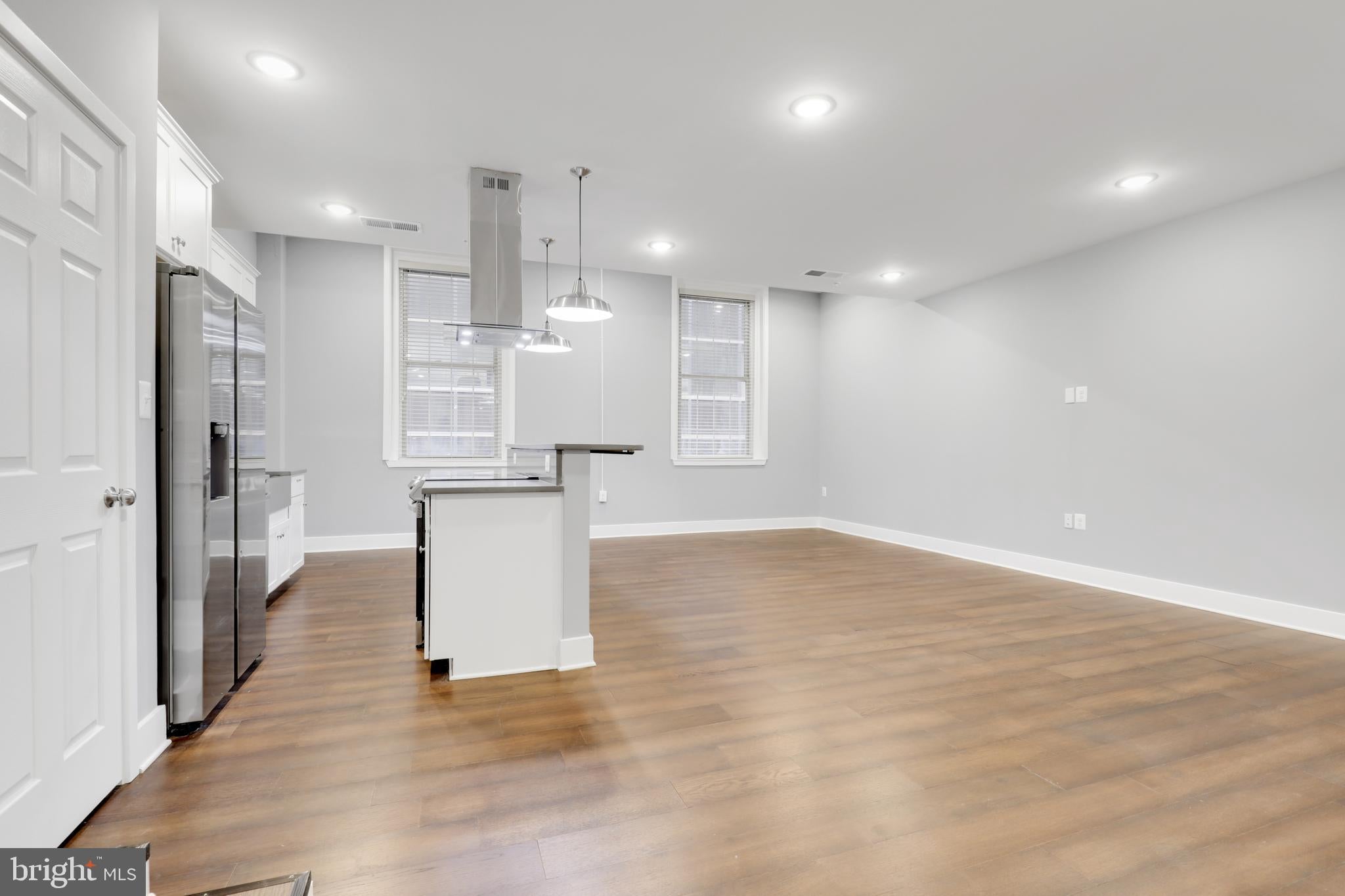 19 E FAYETTE STREET 204