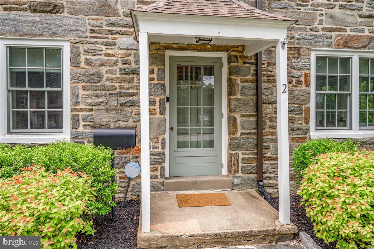 2 LONE ACRE ROAD