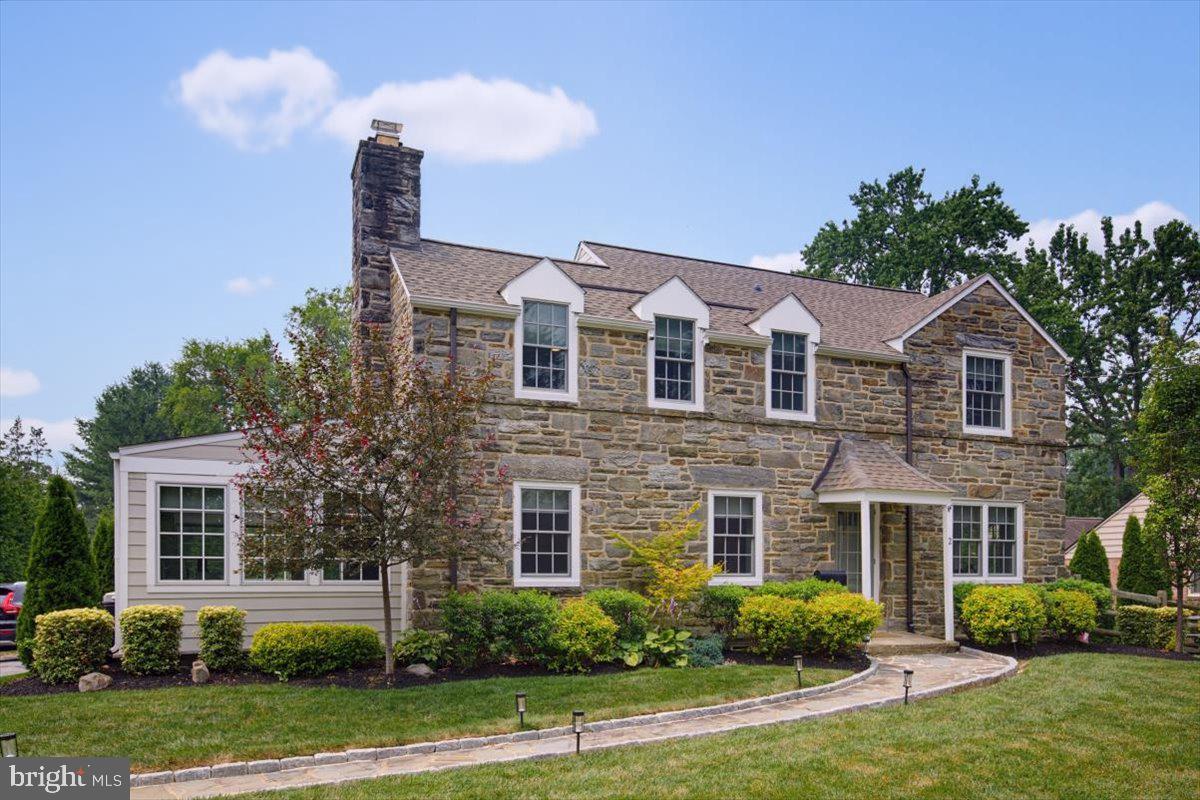 2 LONE ACRE ROAD