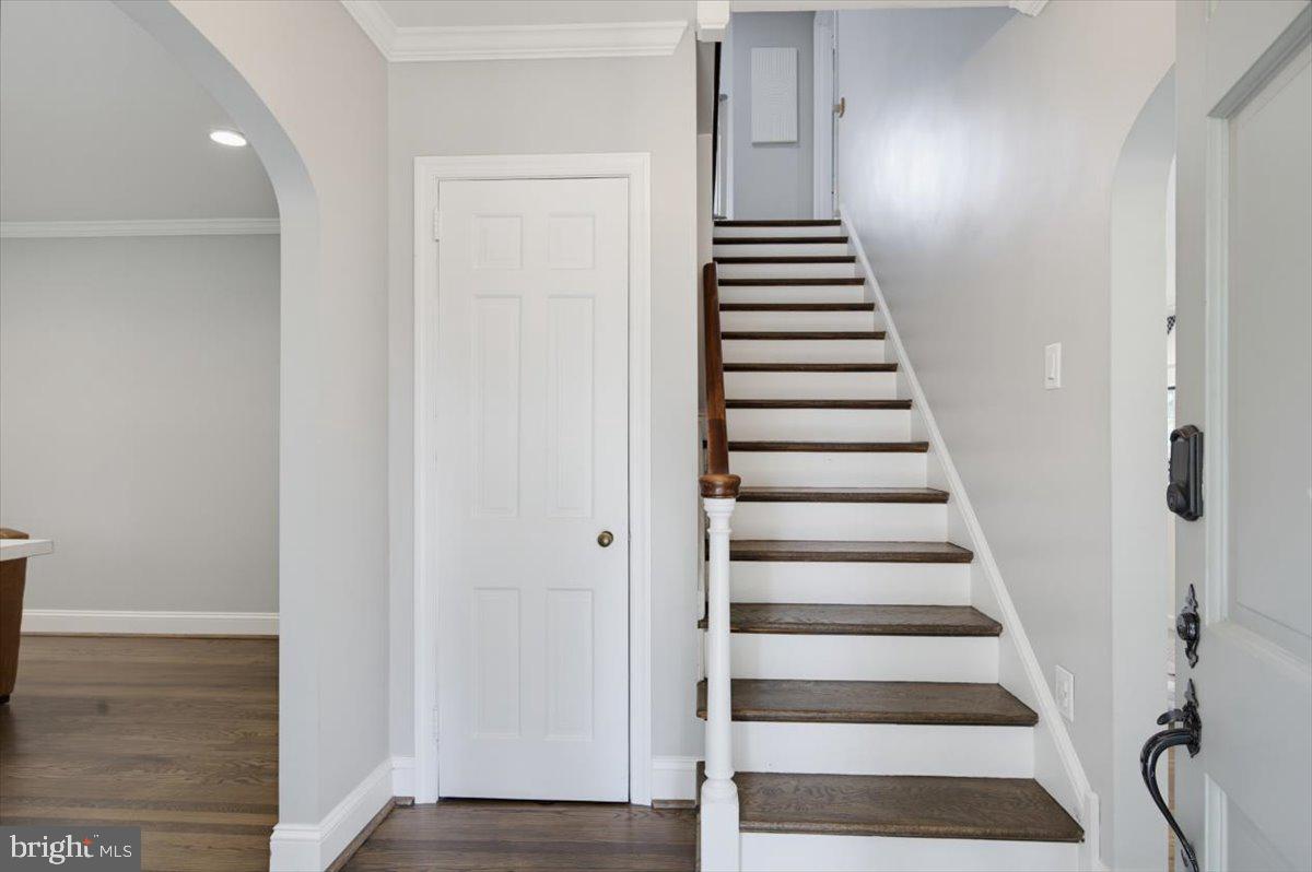 2 LONE ACRE ROAD
