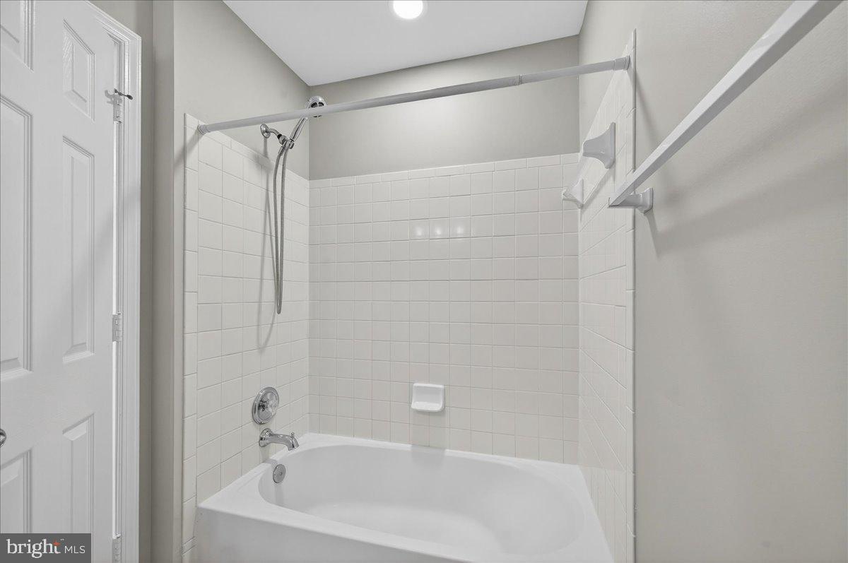 GROVEWOOD - Residential