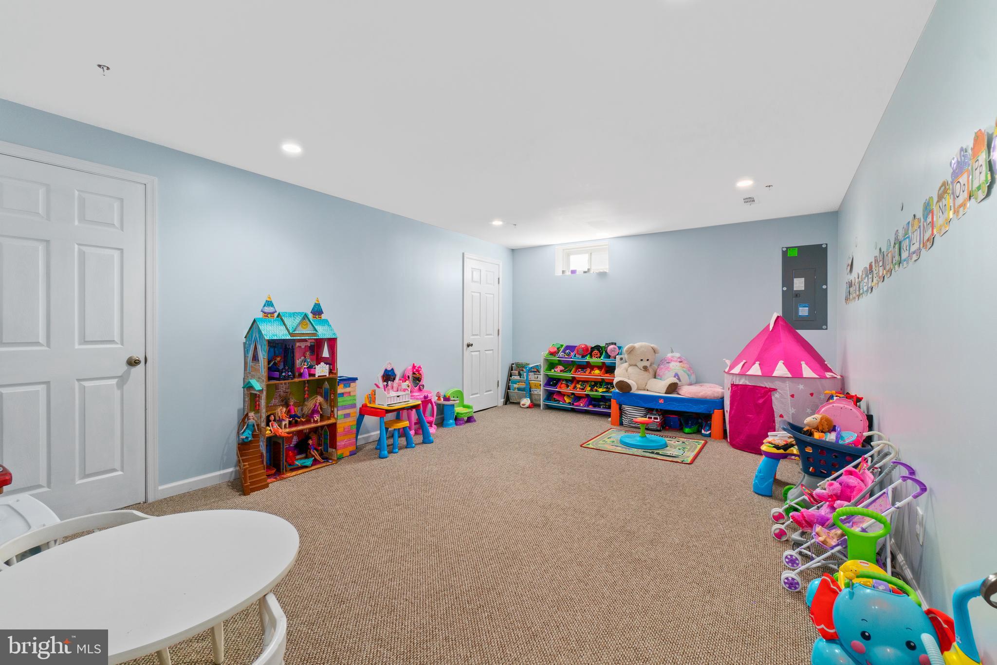 EDGEMERE/SPARROWS POINT - Residential