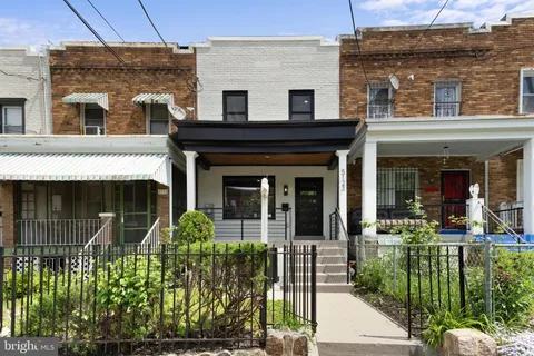 MLS: DCDC2197426