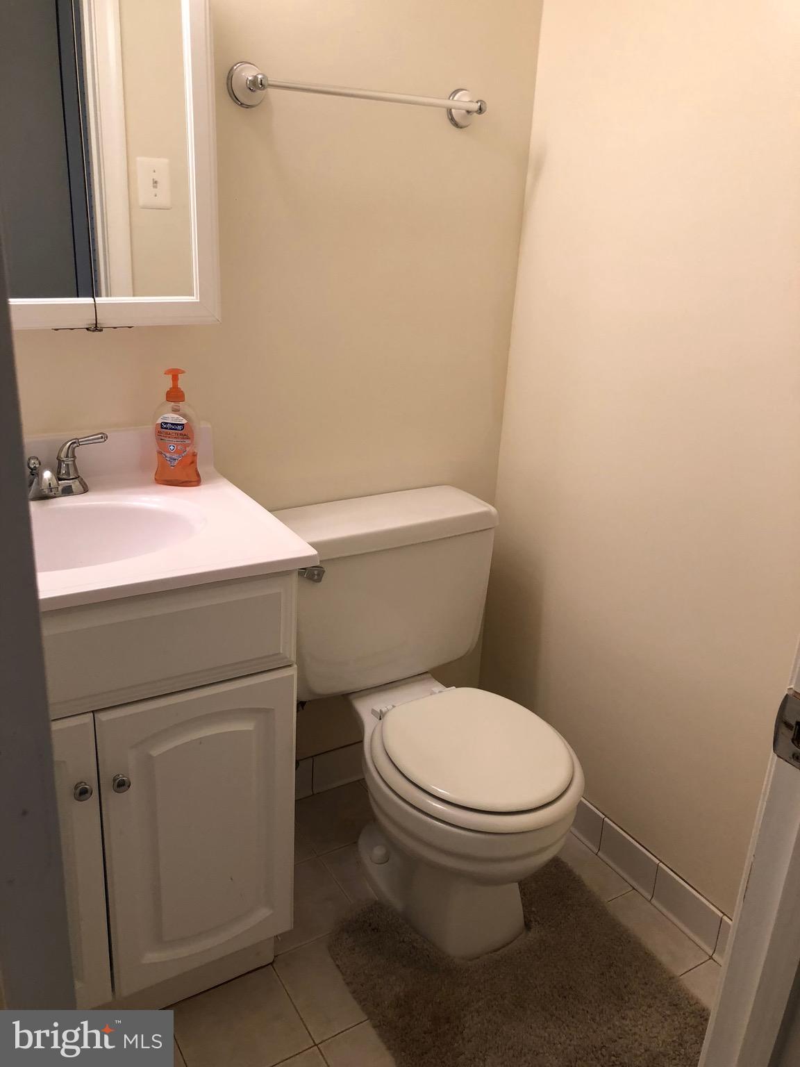 ASHTON GLEN - Residential Lease