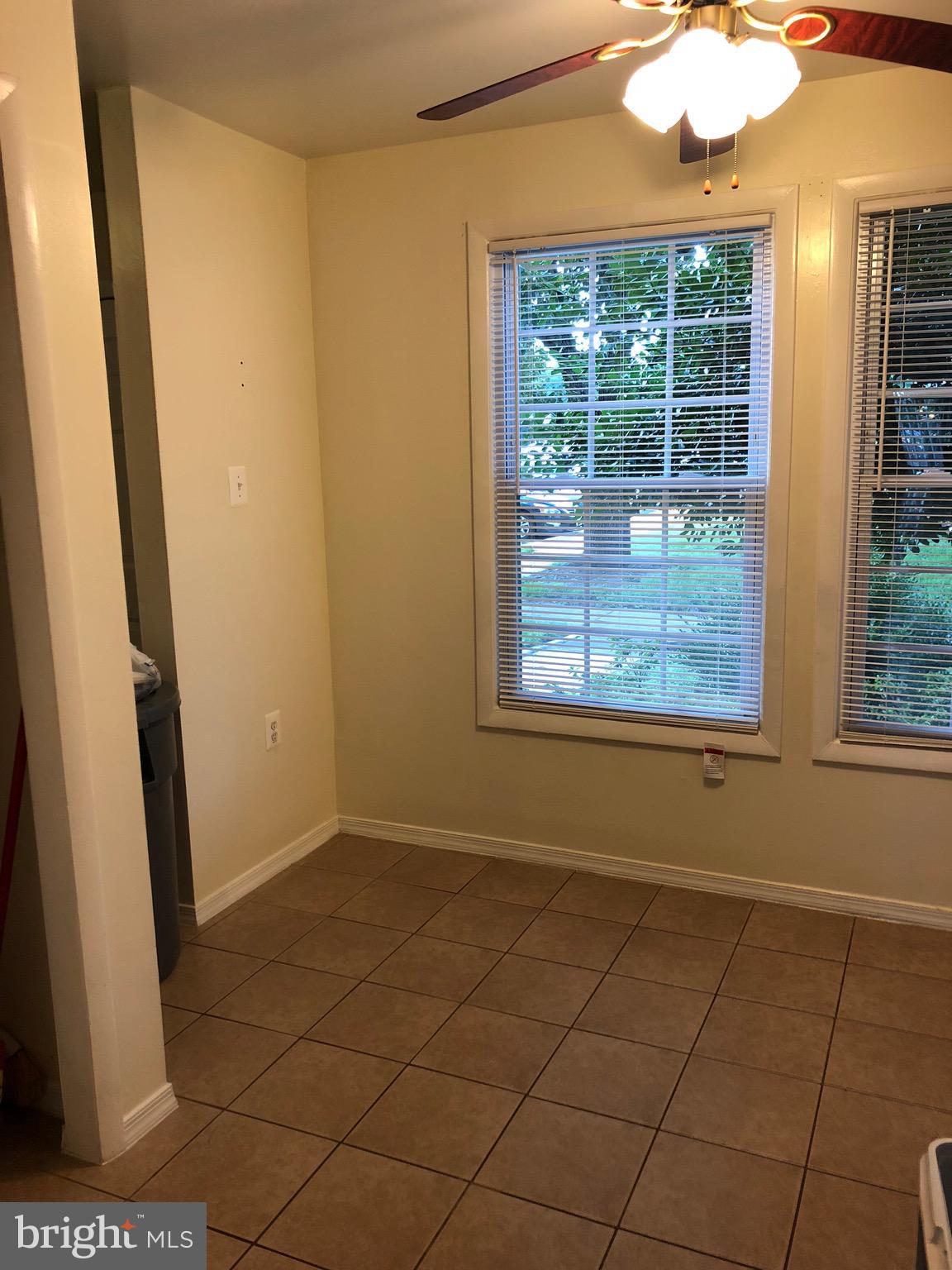 ASHTON GLEN - Residential Lease