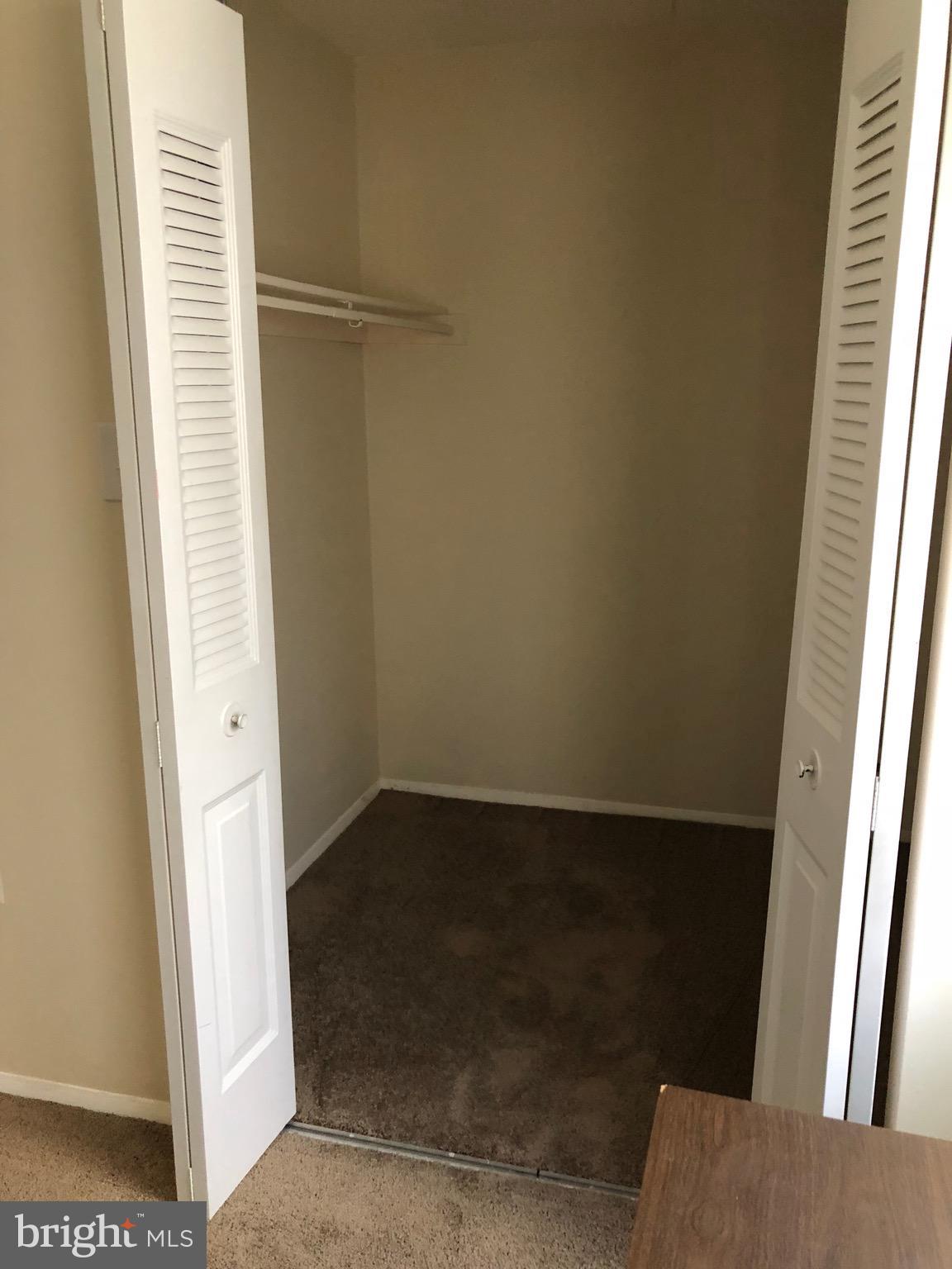 ASHTON GLEN - Residential Lease