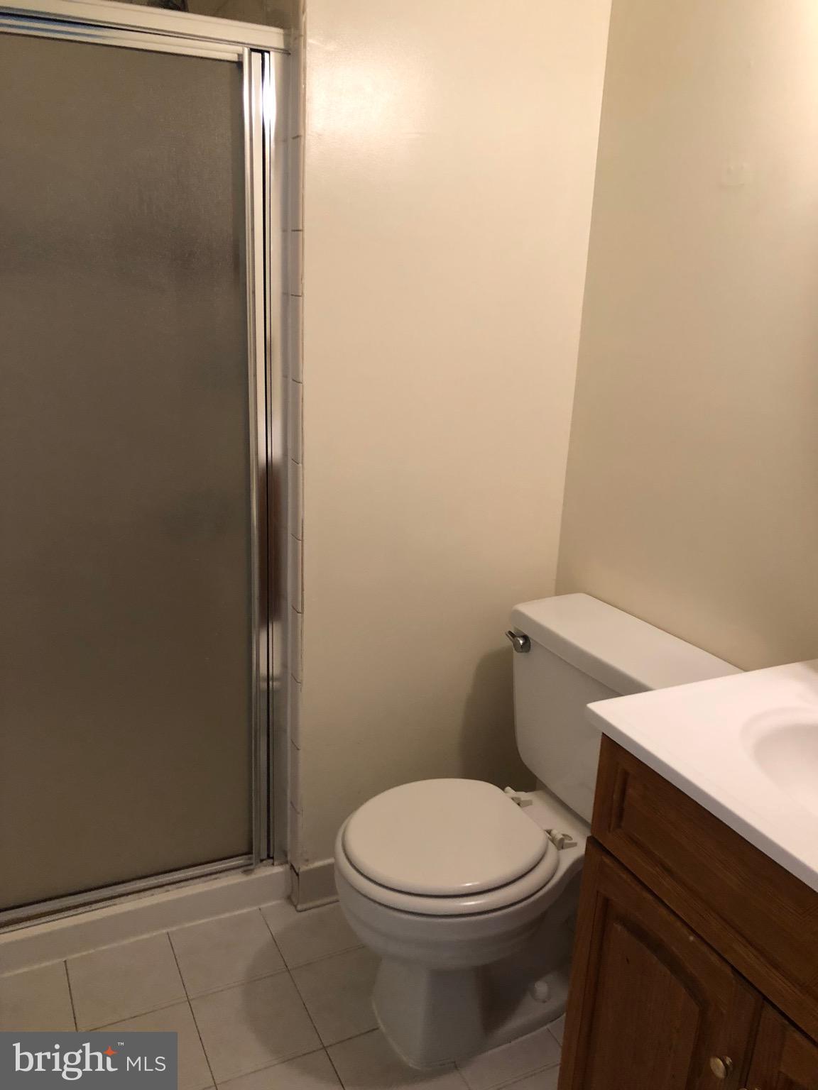 ASHTON GLEN - Residential Lease