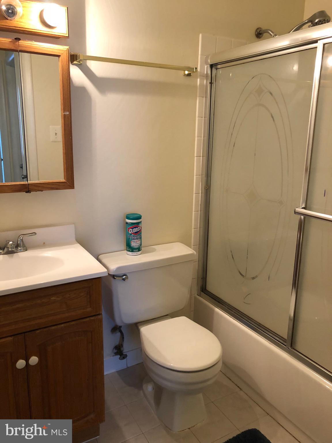 ASHTON GLEN - Residential Lease