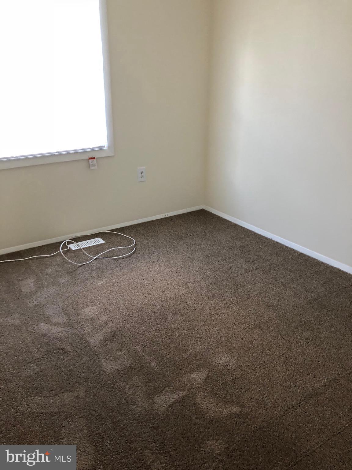 ASHTON GLEN - Residential Lease