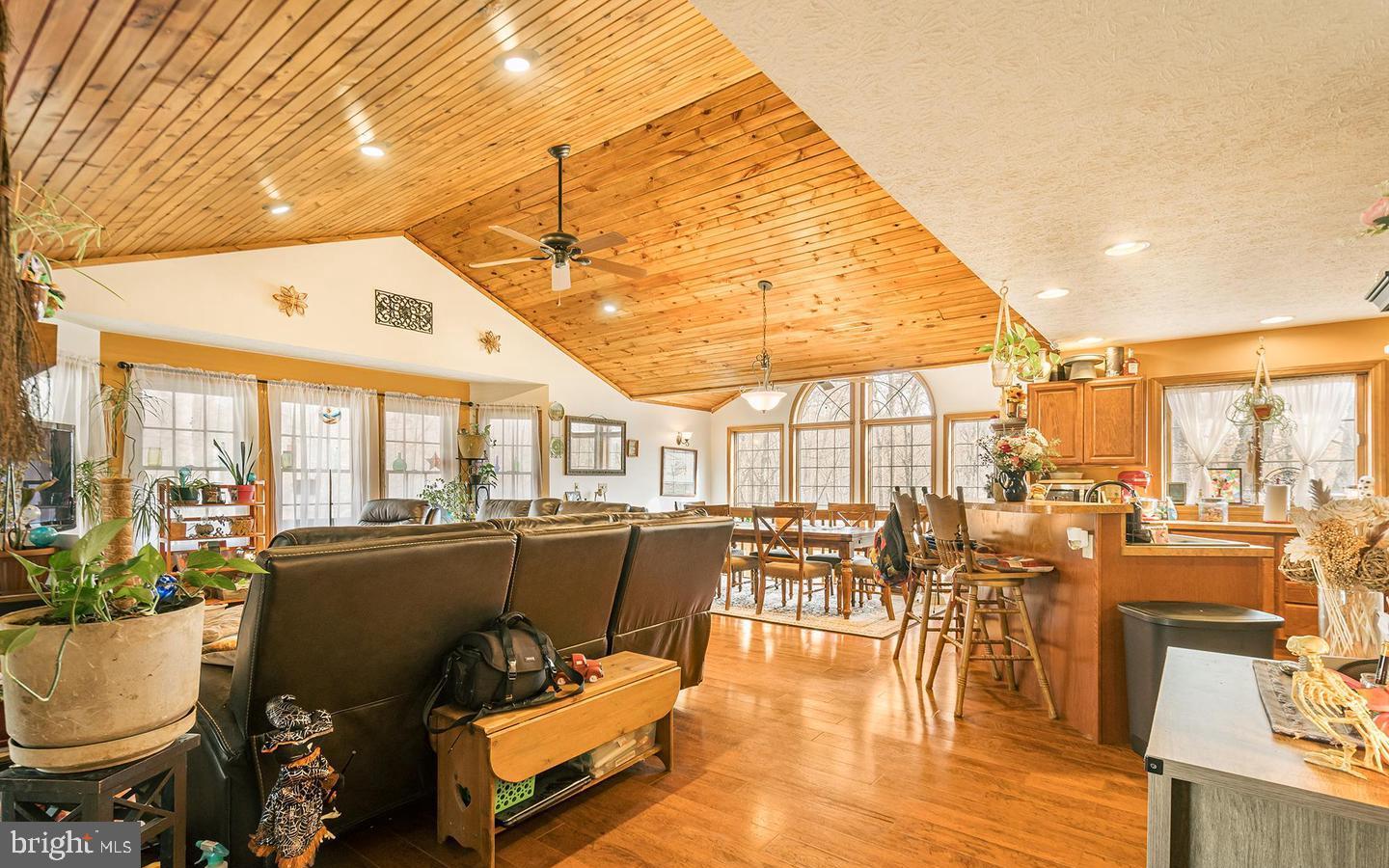 ALPINE LAKE - Residential