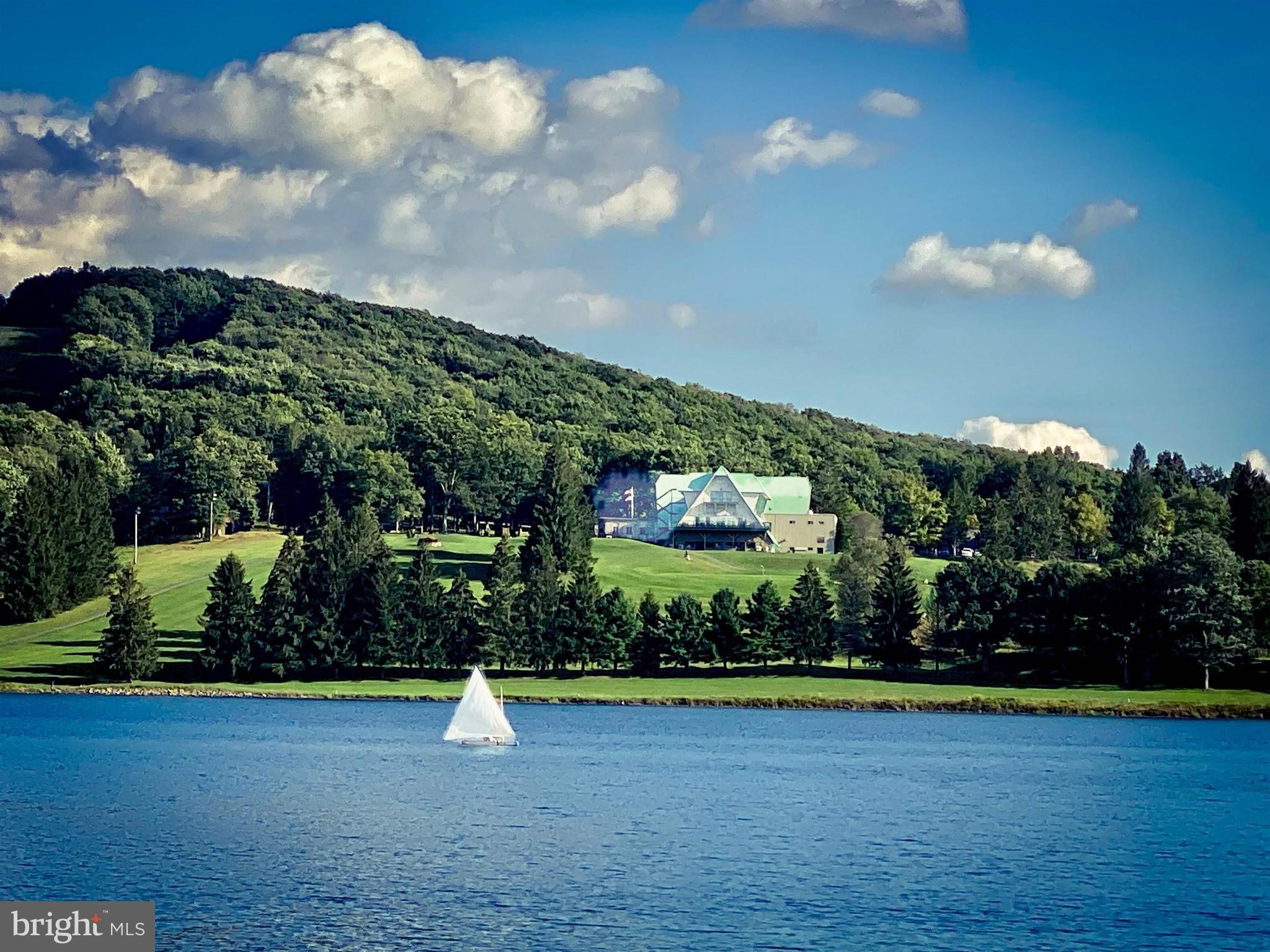 ALPINE LAKE - Residential