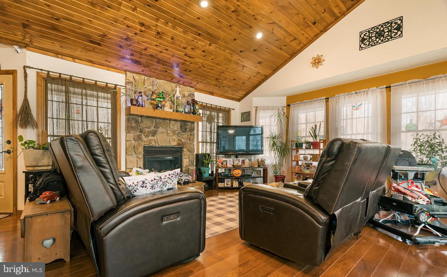 ALPINE LAKE - Residential