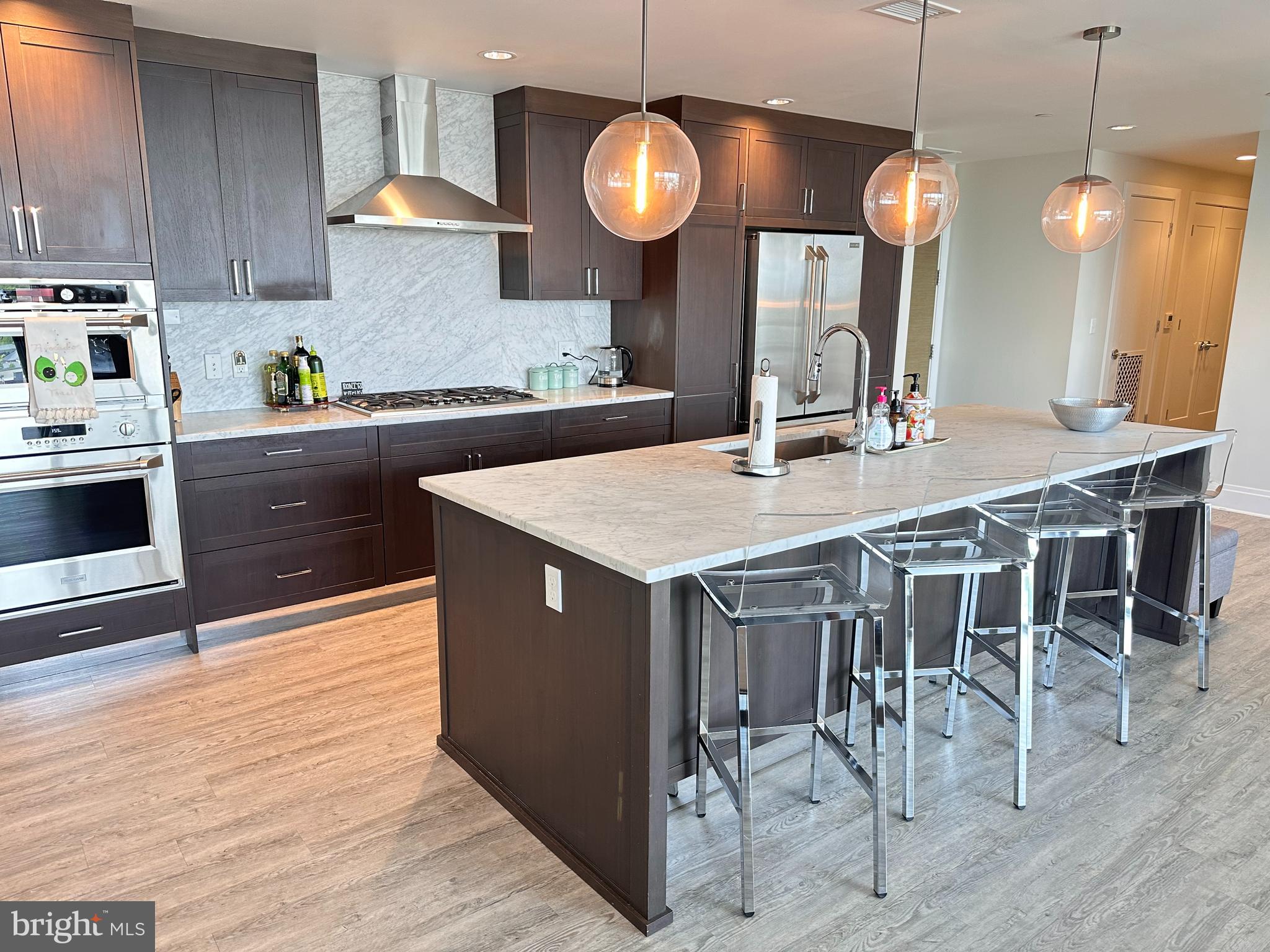 PIKE AND ROSE - Residential