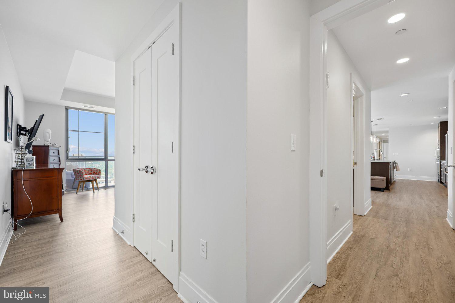 PIKE AND ROSE - Residential