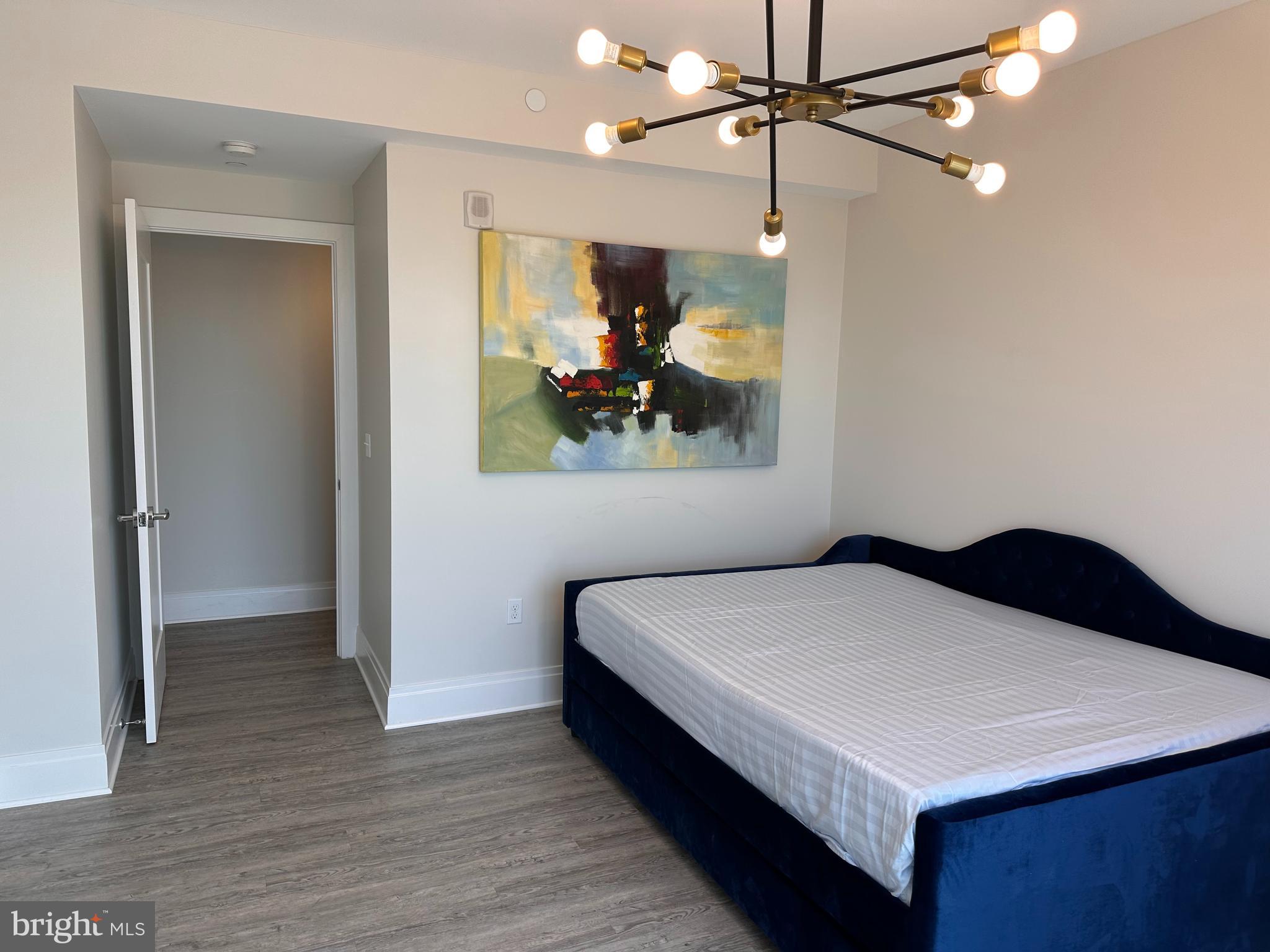PIKE AND ROSE - Residential
