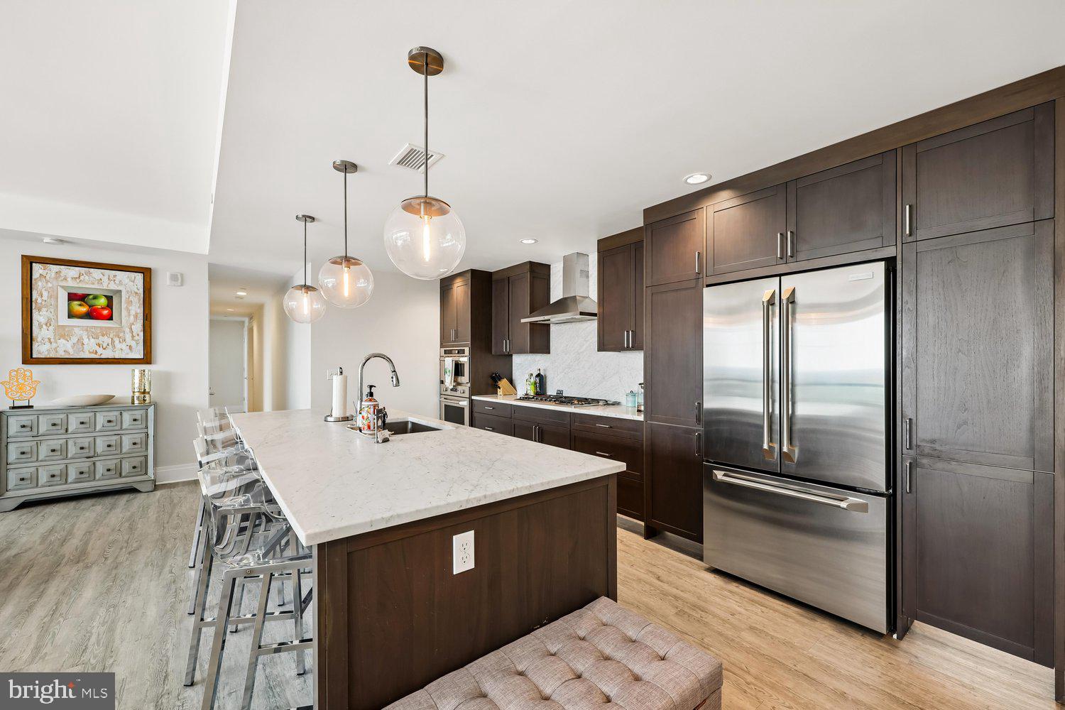 PIKE AND ROSE - Residential