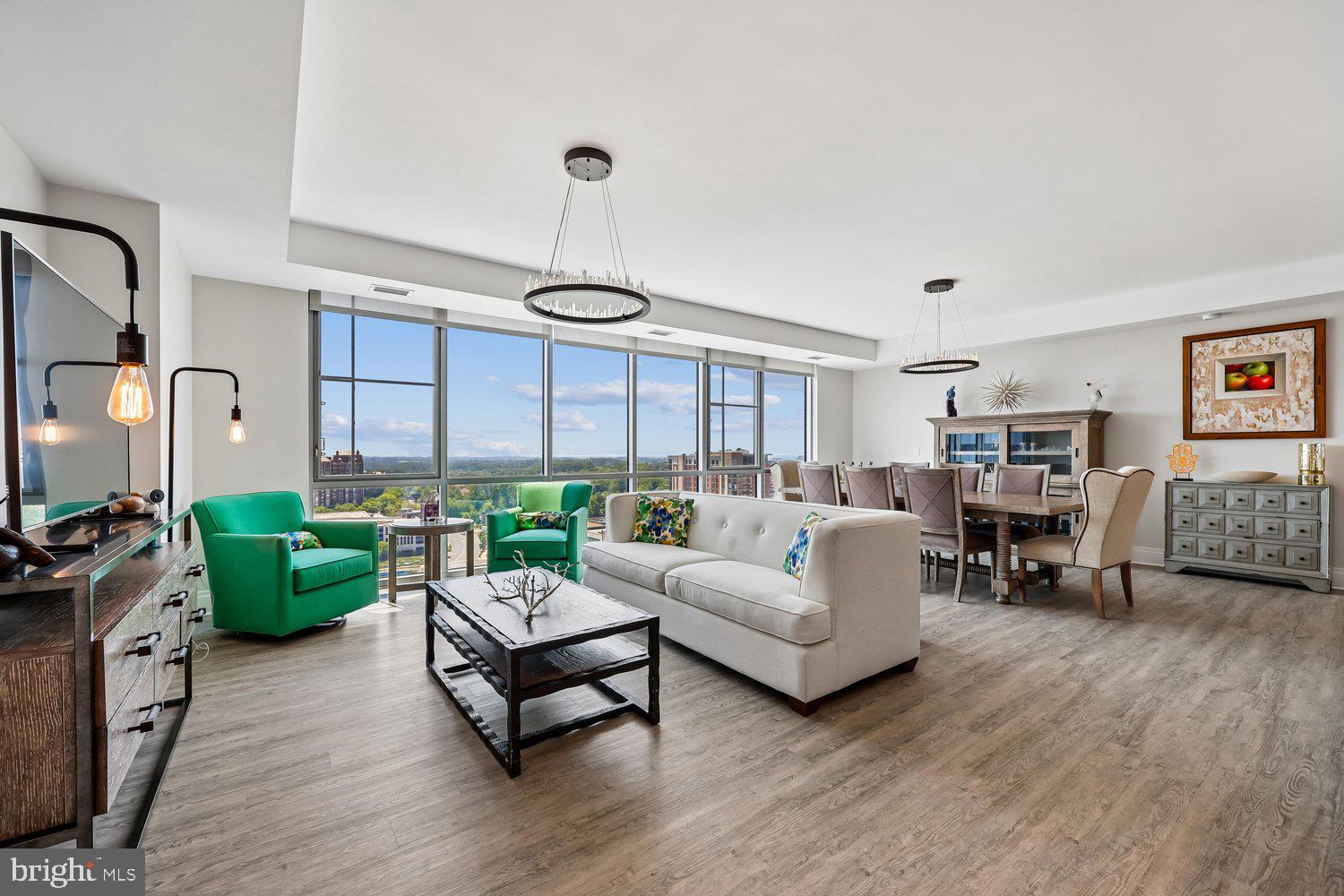 PIKE AND ROSE - Residential
