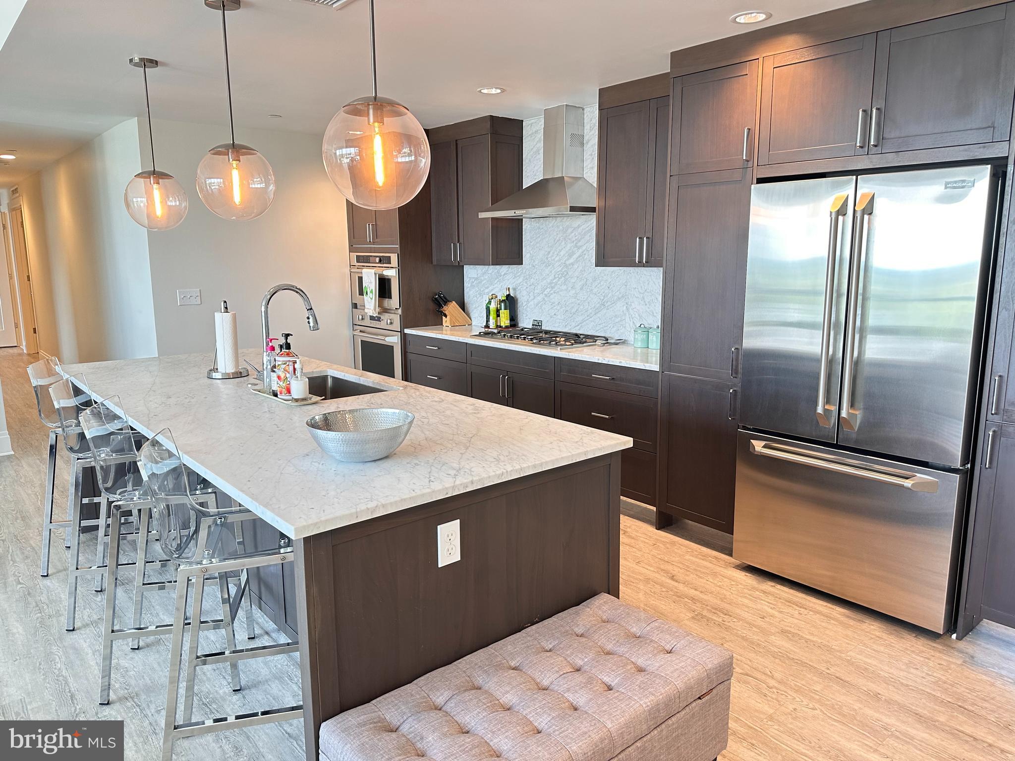 PIKE AND ROSE - Residential