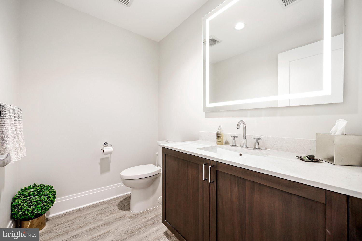 PIKE AND ROSE - Residential