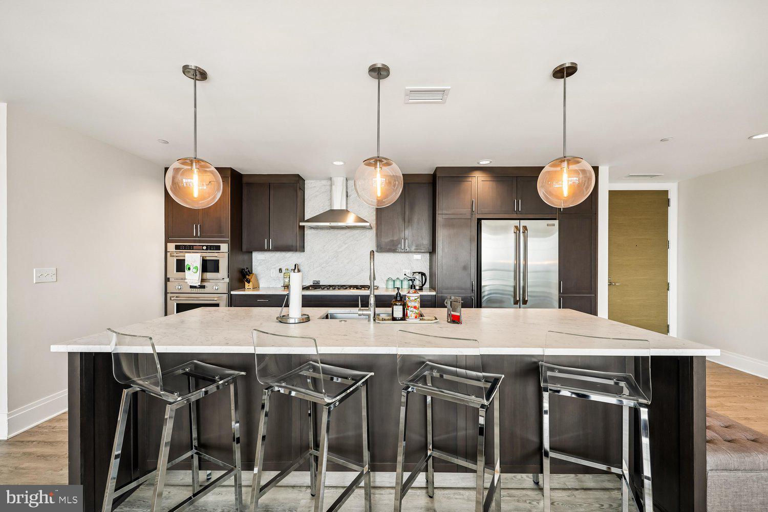 PIKE AND ROSE - Residential