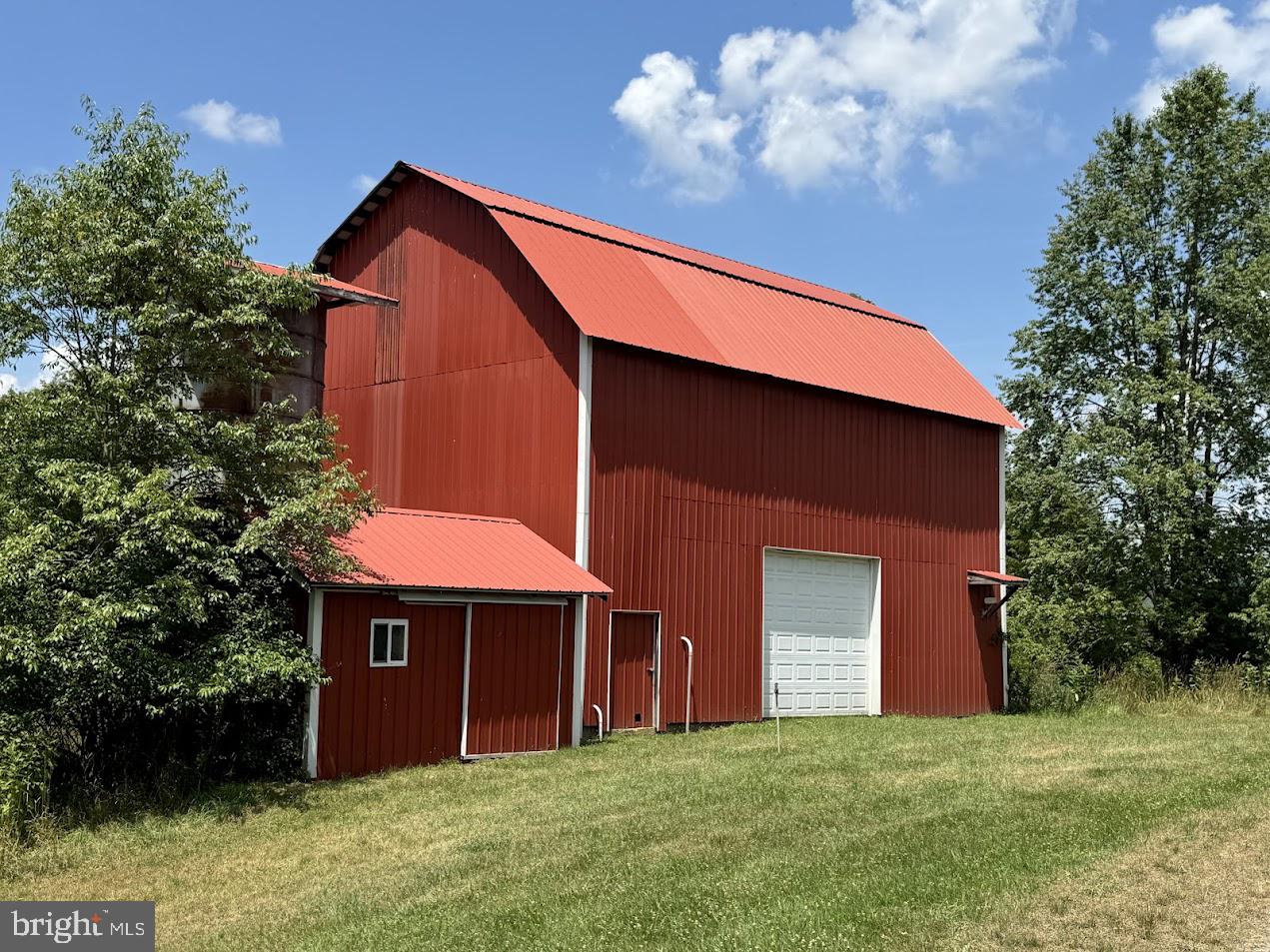 BACKBONE MOUNTAIN - Farm