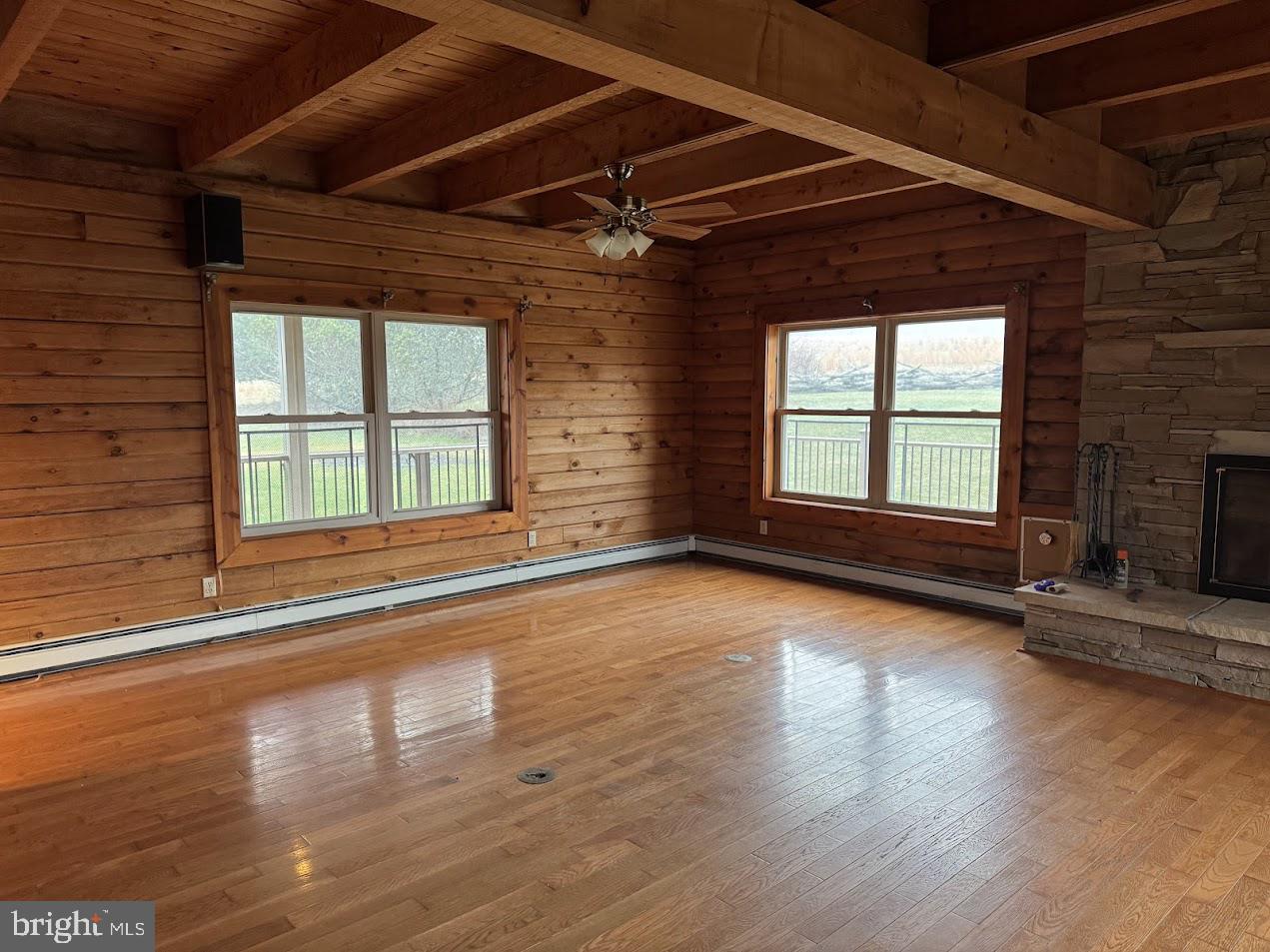 BACKBONE MOUNTAIN - Farm