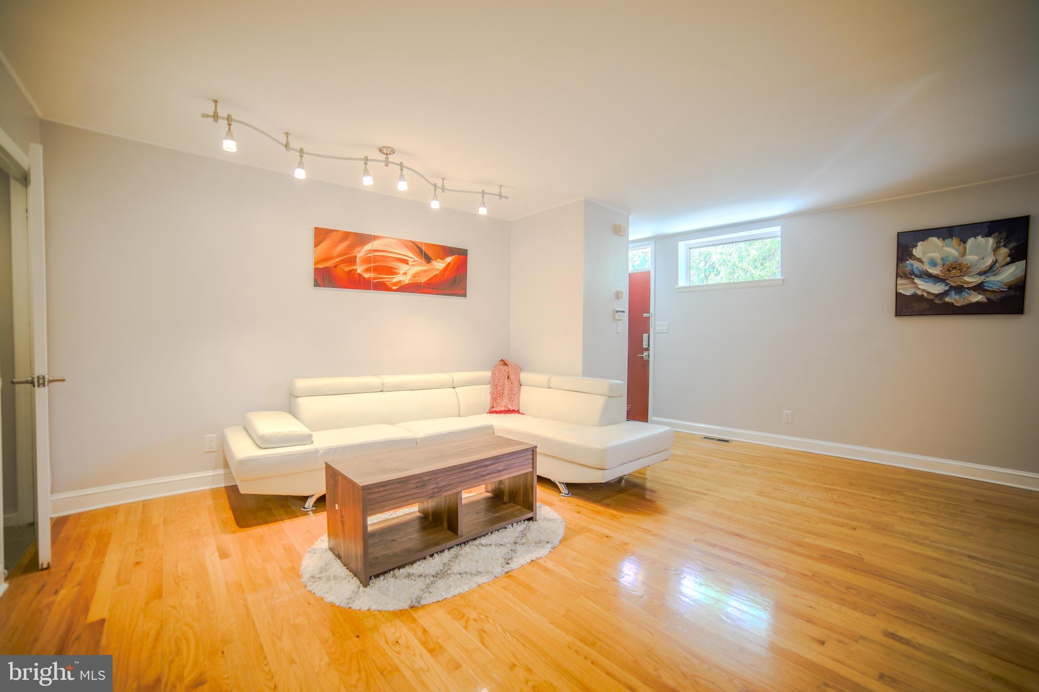 WASHINGTON SQ WEST - Residential Income