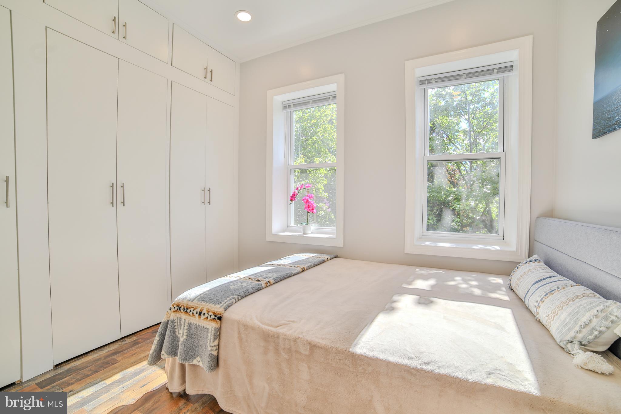 WASHINGTON SQ WEST - Residential Income