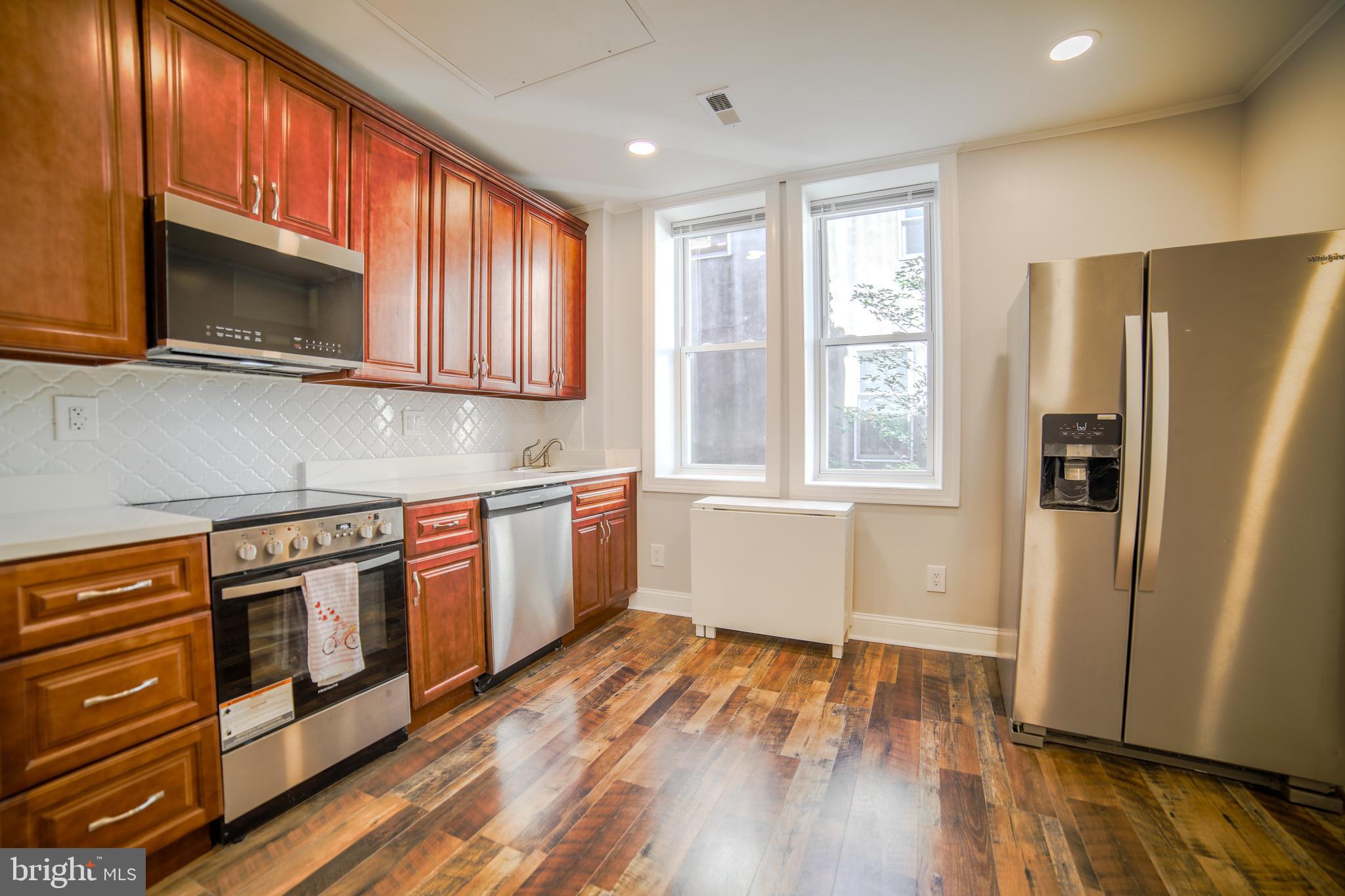 WASHINGTON SQ WEST - Residential Income