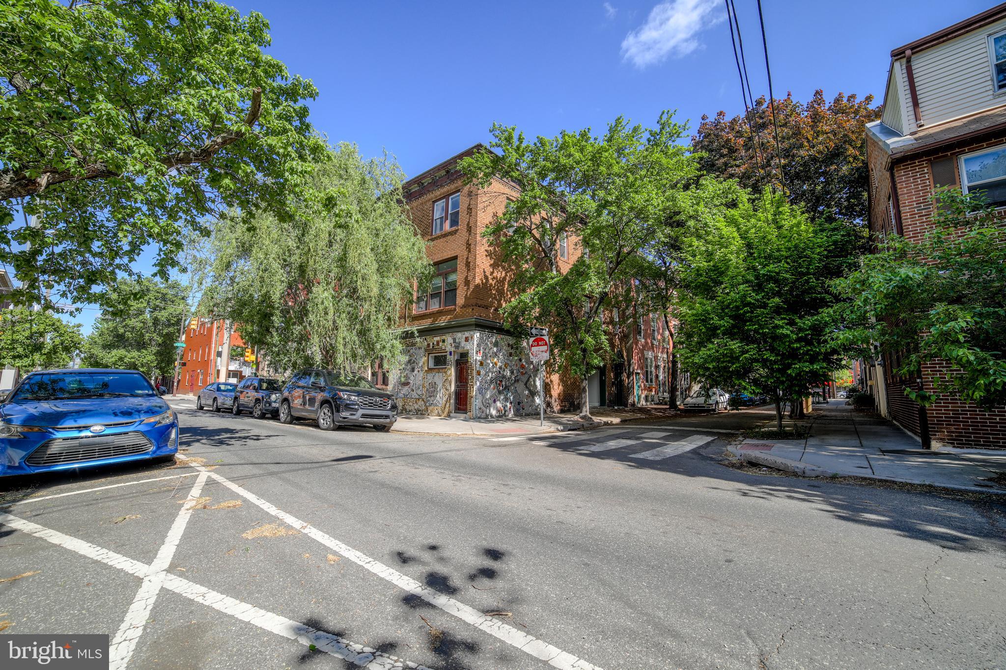 1037 BAINBRIDGE STREET