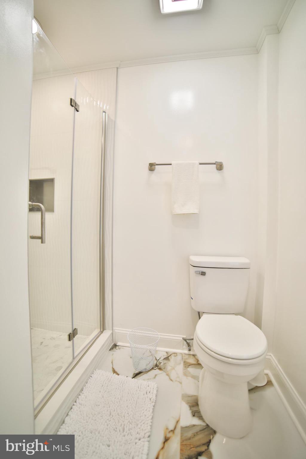 WASHINGTON SQ WEST - Residential Income