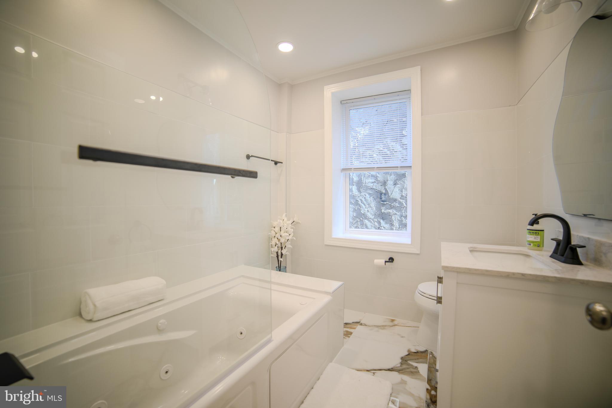 WASHINGTON SQ WEST - Residential Income