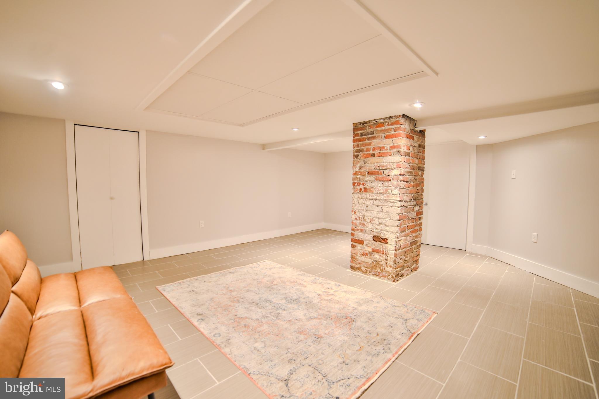 WASHINGTON SQ WEST - Residential Income