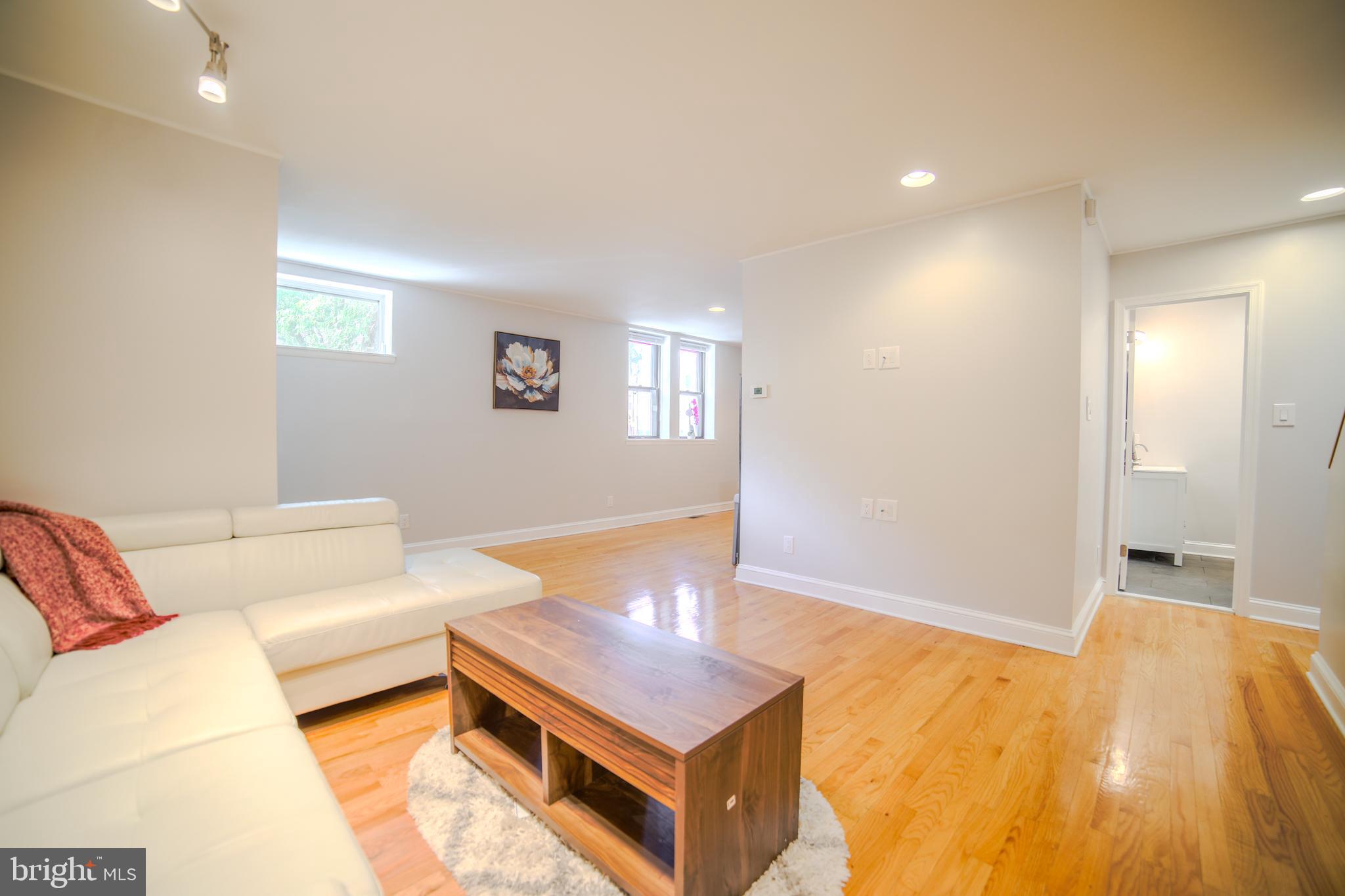 WASHINGTON SQ WEST - Residential Income