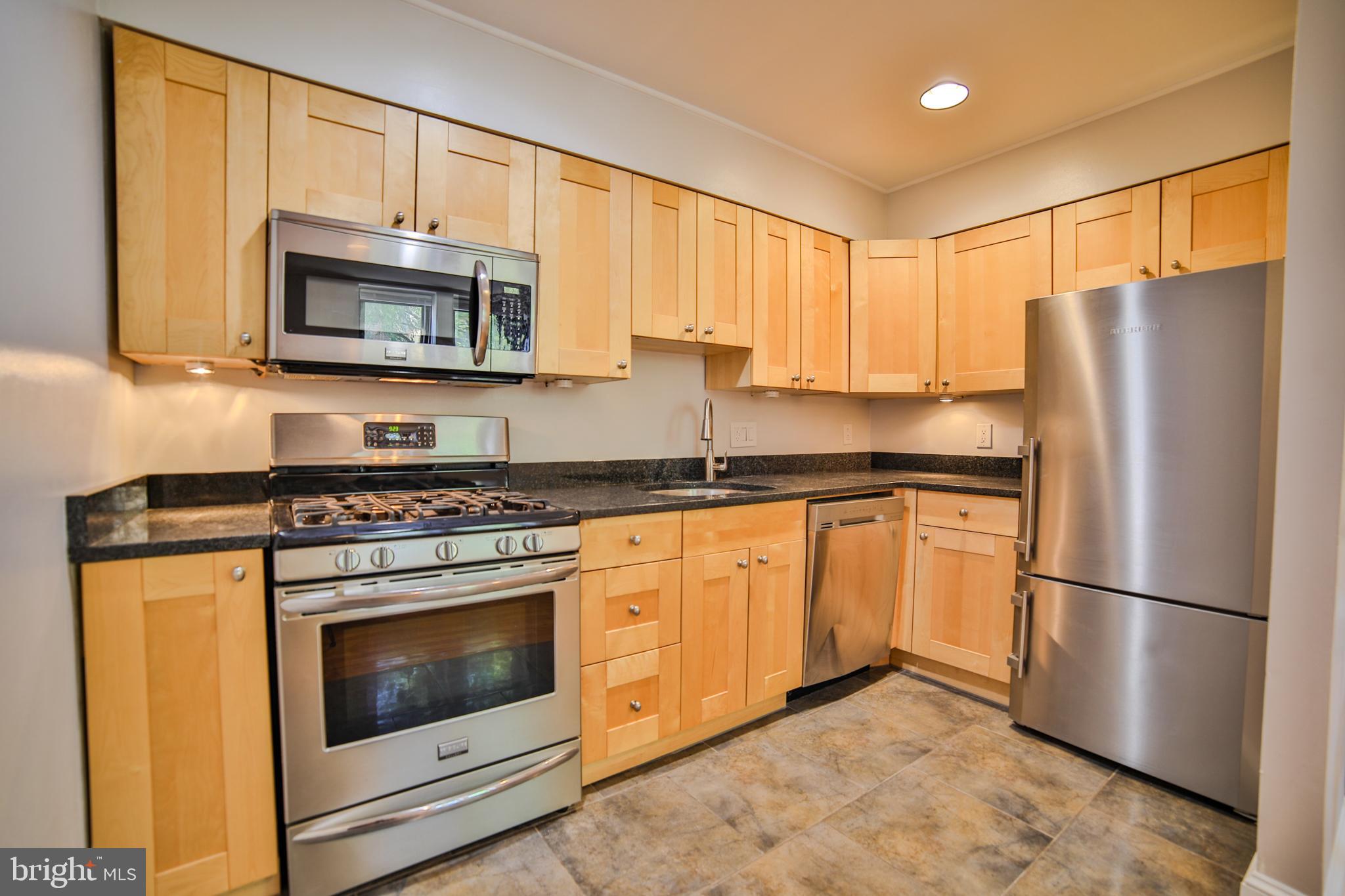 WASHINGTON SQ WEST - Residential Income