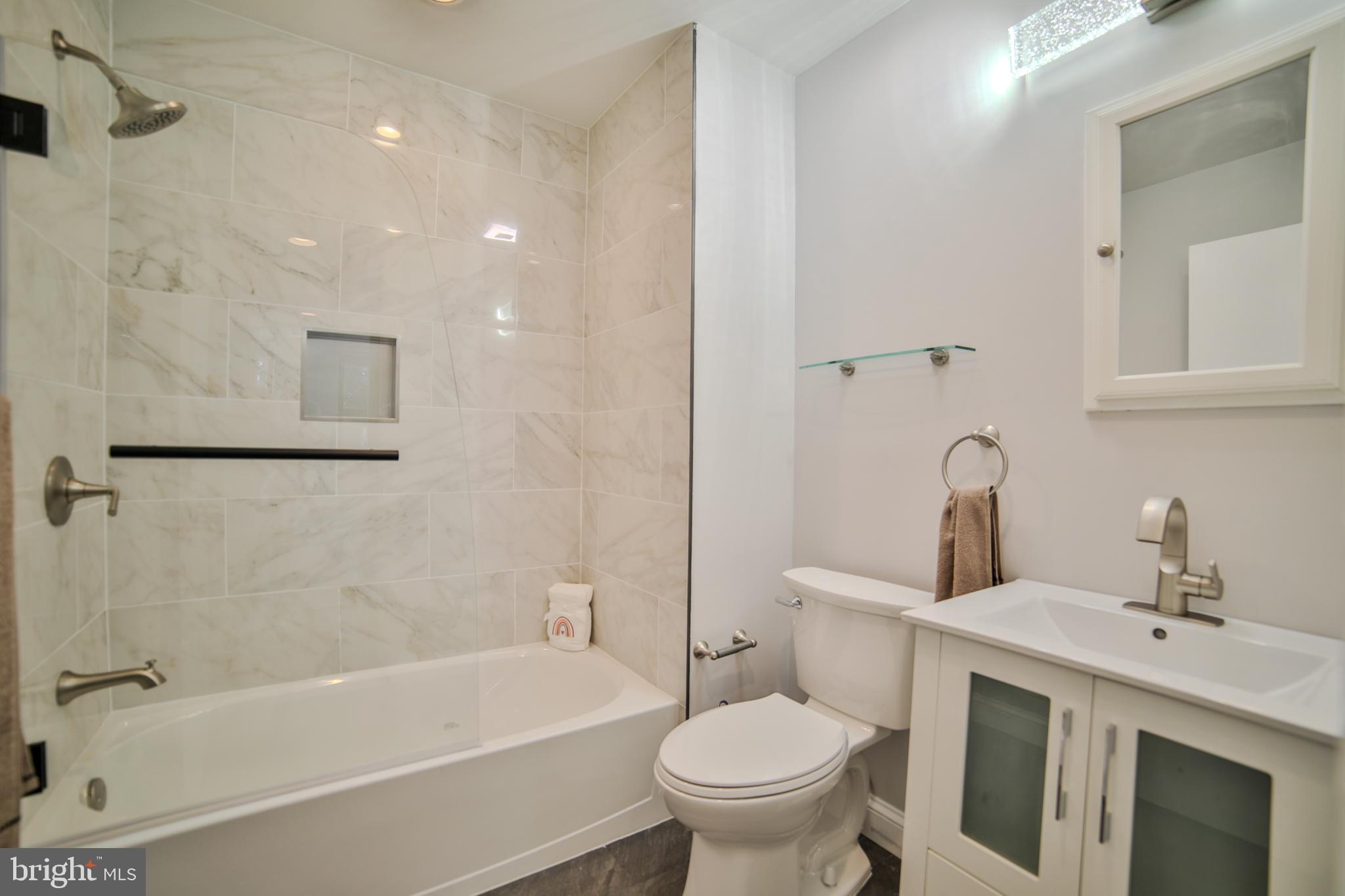 WASHINGTON SQ WEST - Residential Income