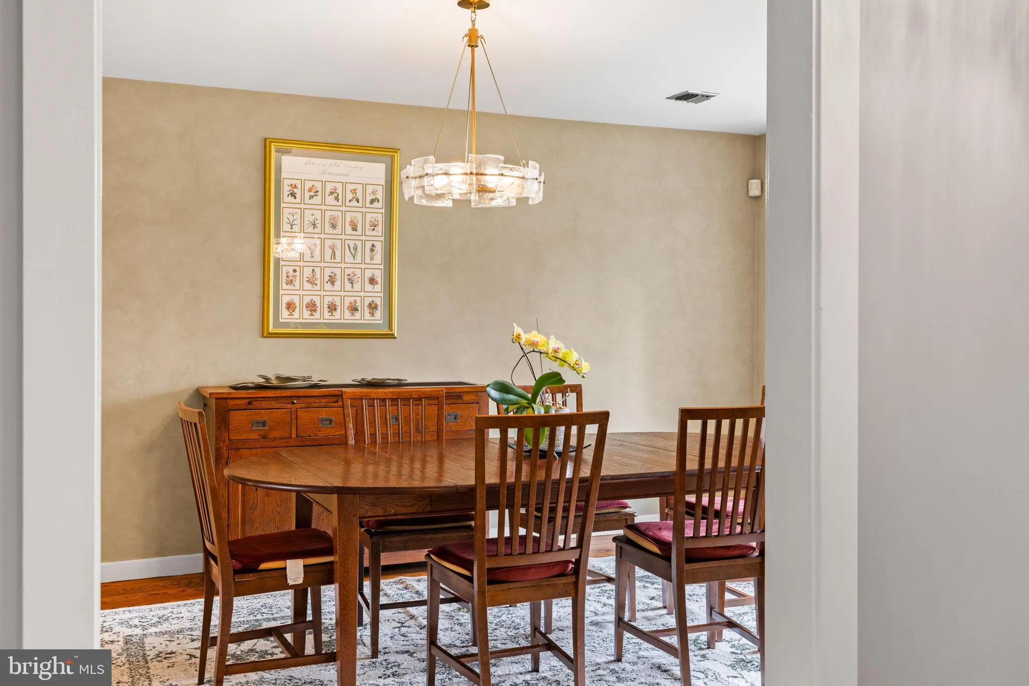 Philadelphia, Pennsylvania 19118, United States, 3 Bedrooms Bedrooms, ,2 BathroomsBathrooms,Residential,Contingent,110036