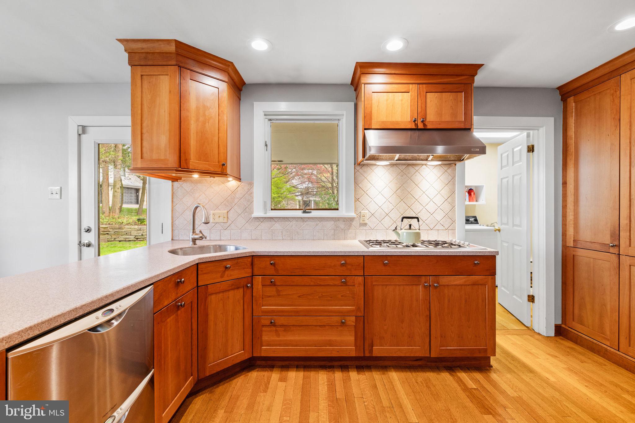 CHESTNUT HILL - Residential