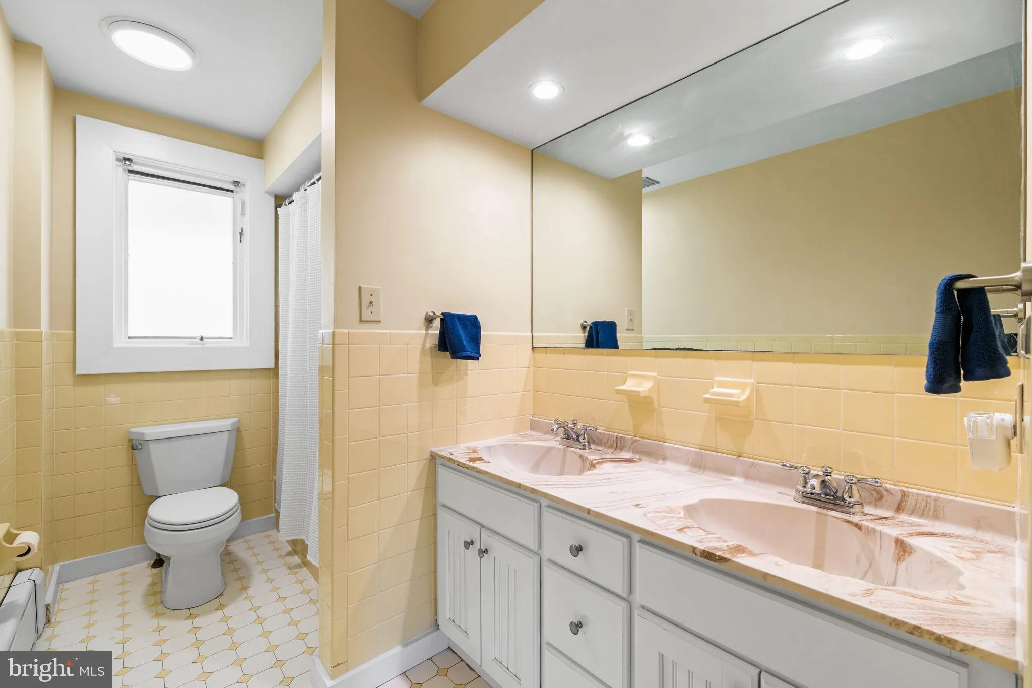 Philadelphia, Pennsylvania 19118, United States, 3 Bedrooms Bedrooms, ,2 BathroomsBathrooms,Residential,Contingent,110036