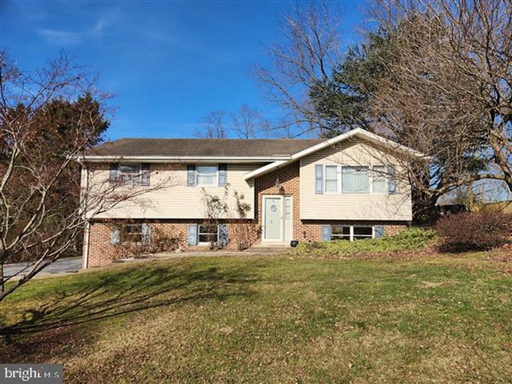 Photo of 58 Persimmon Lane, Elizabethtown, PA 17022 (MLS # PALA2046934)